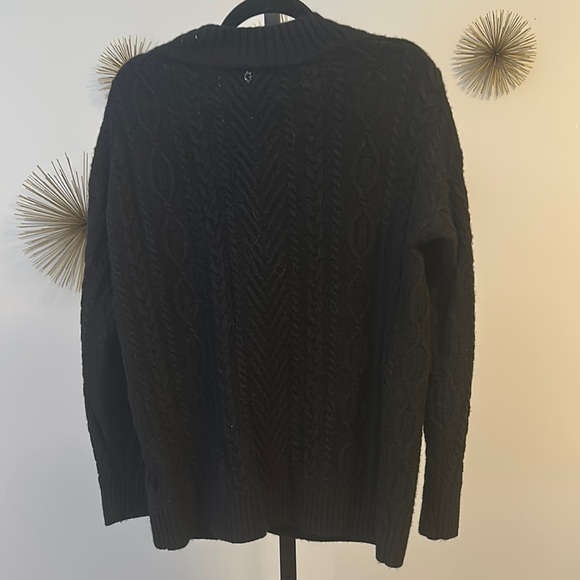 Black V-Neck Cable Knit Sweater - Picture 2 of 4